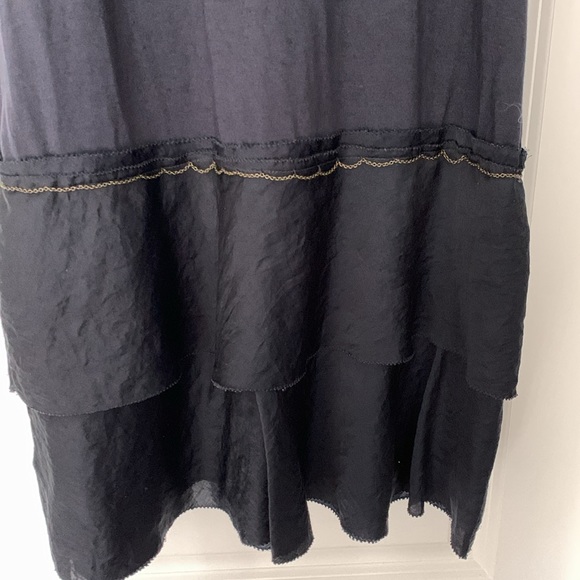 XS-Ann Taylor Loft sleeveless navy dress with bottom tier & gold accent - Picture 5 of 5